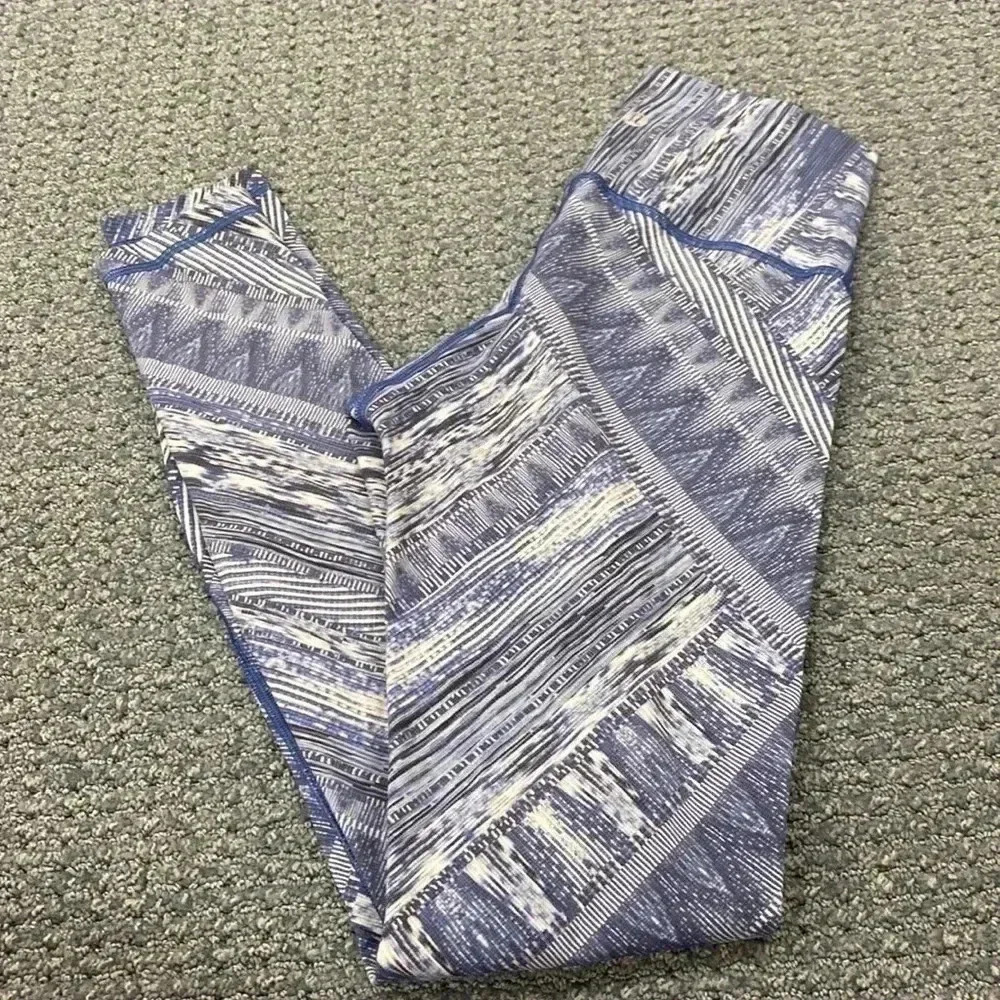 Lululemon legging - Picture 6 of 6